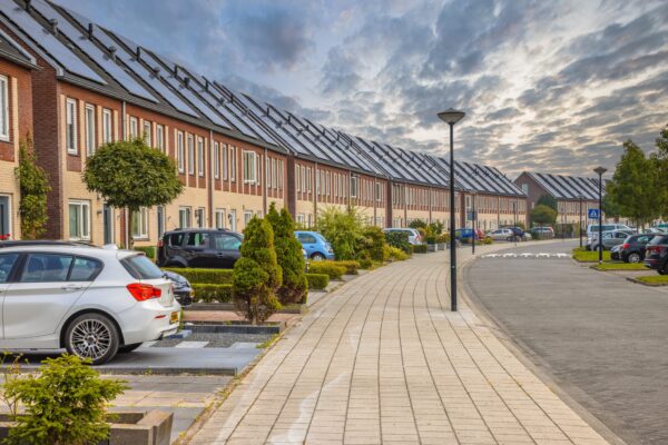 Row,Of,Modern,Houses,In,Curved,Street.,Contemporary,Neighborhood,With