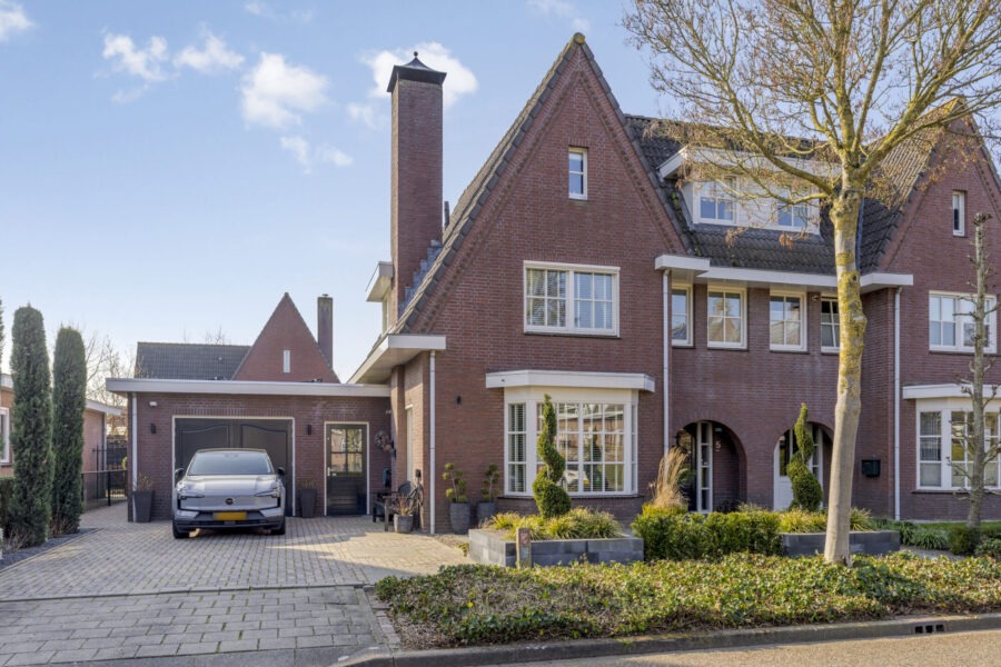 Vossenbergdreef 5, Helmond