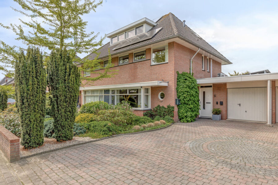 Dierdonklaan 69, Helmond