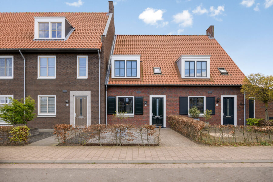 Schrijvershoeve 70, Helmond