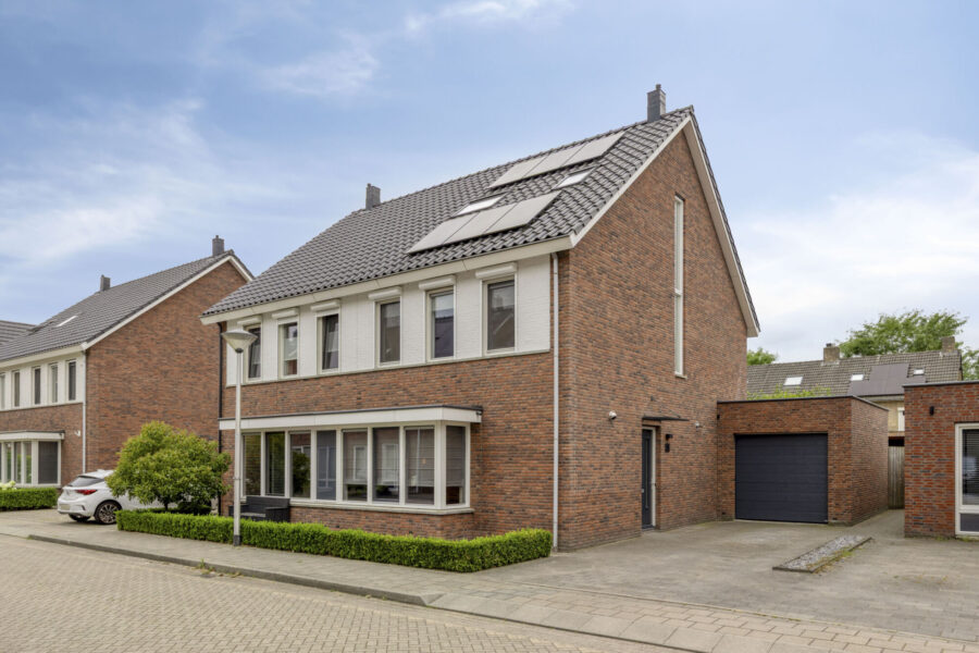 Kruipheide 11, Helmond