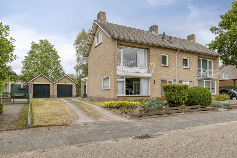 Acacia 6, Helmond