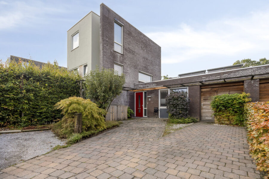 Hof Bruheze 427, Helmond