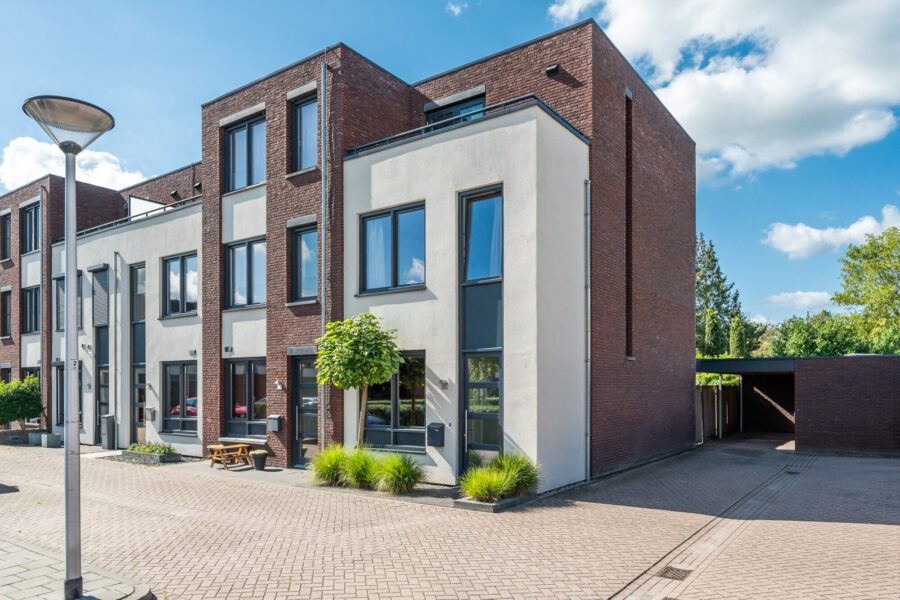 Pastoor Wichmanshof 1, Helmond