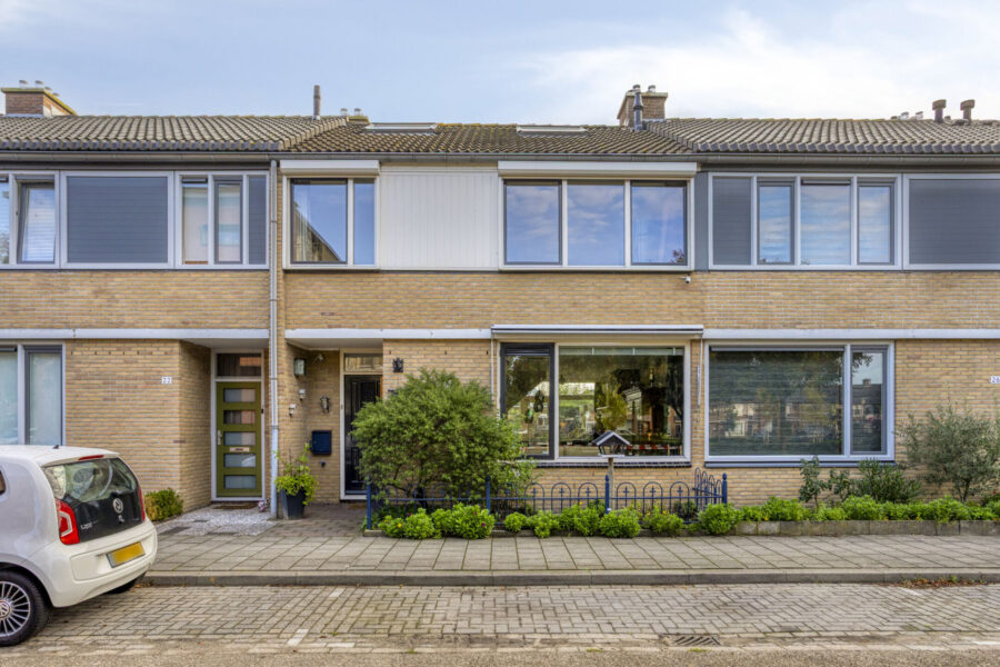 Plesmanlaan 24, Helmond