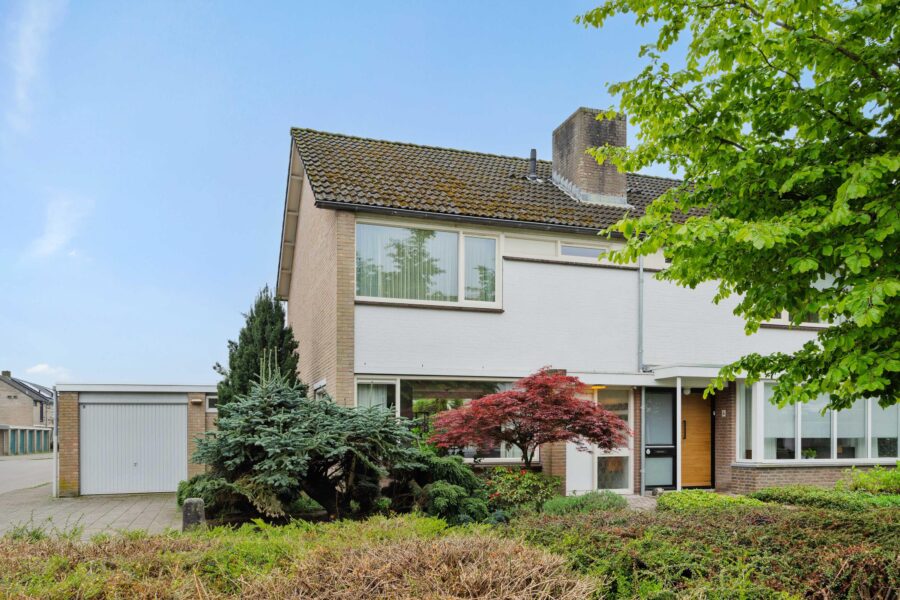 Roerdompstraat 8, Helmond