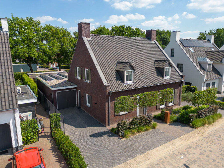 Ermgardhoek 13, Helmond