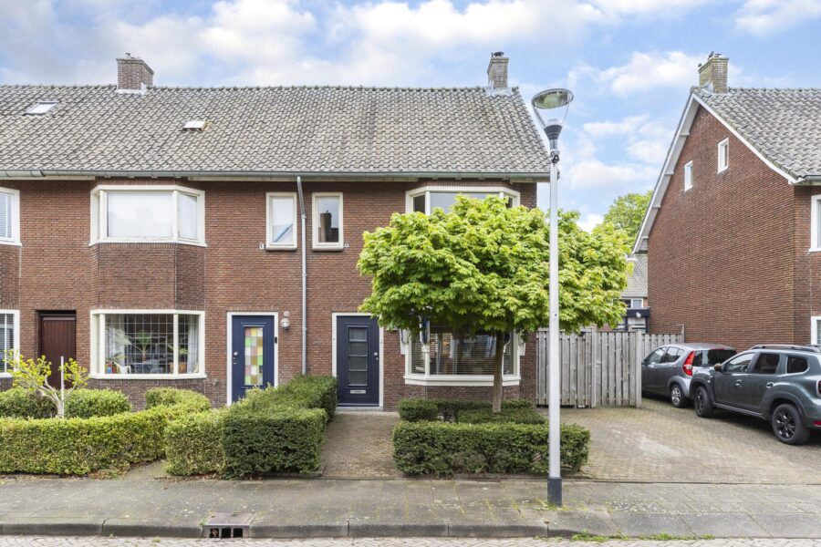 Kloosterweide 22, Helmond