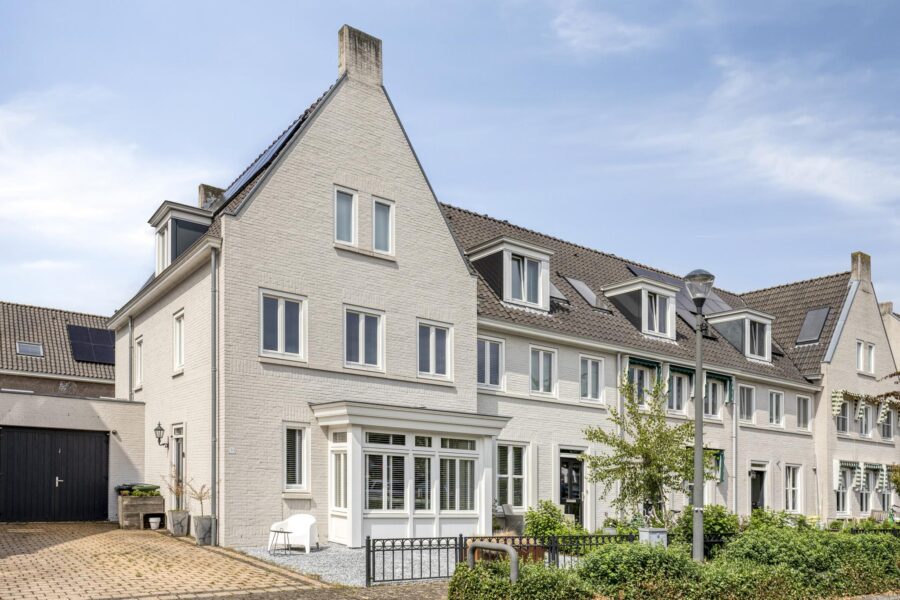 Posteleinserf 30, Helmond