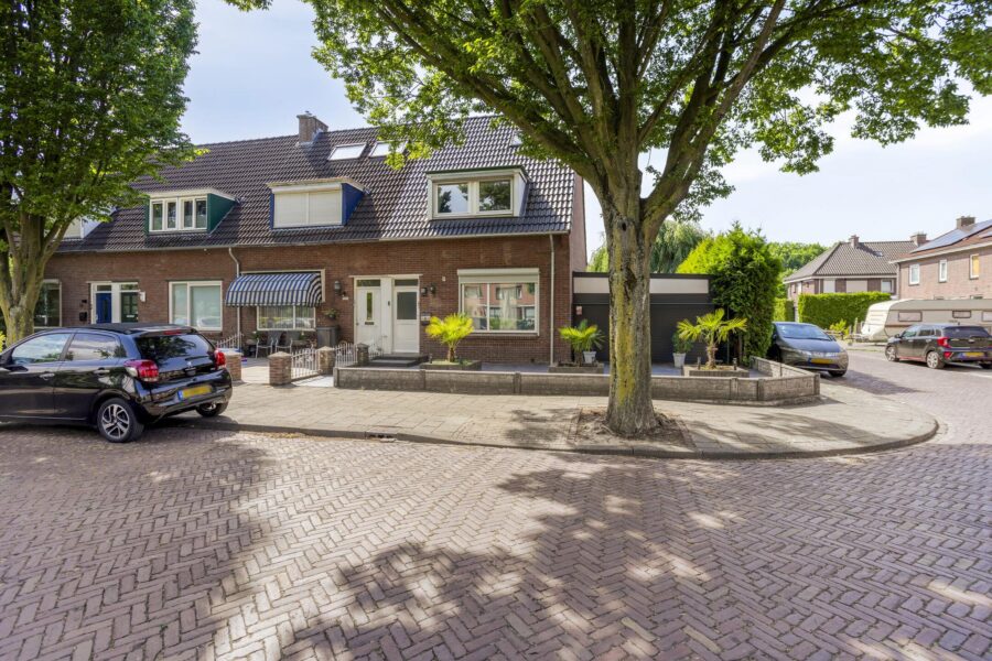 Rozenhof 16, Helmond