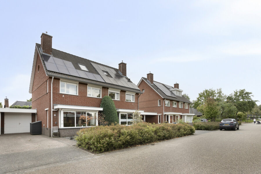 Leusveldweide 8, Helmond