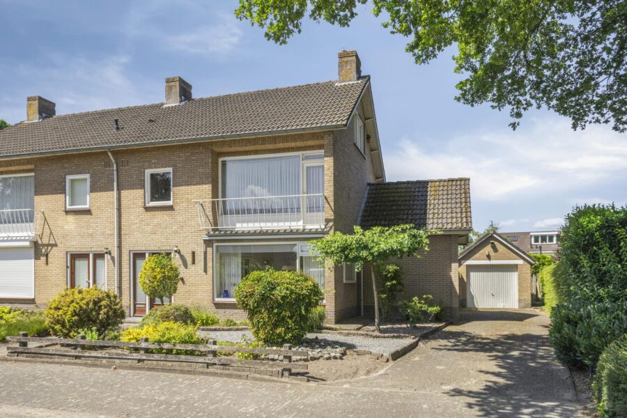 Acacia 4, Helmond