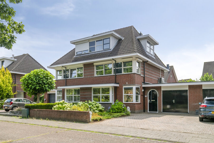 Coendersberglaan 65, Helmond