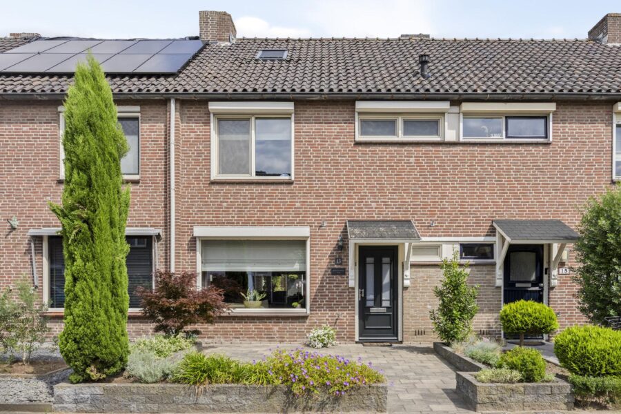 Dennehoutstraat 13, Helmond