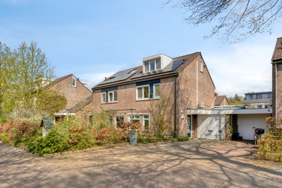 Brahmslaan 11, Waalre