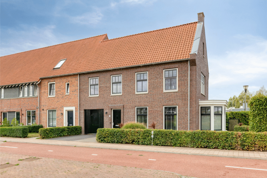 Schrijvershoeve 2, Helmond