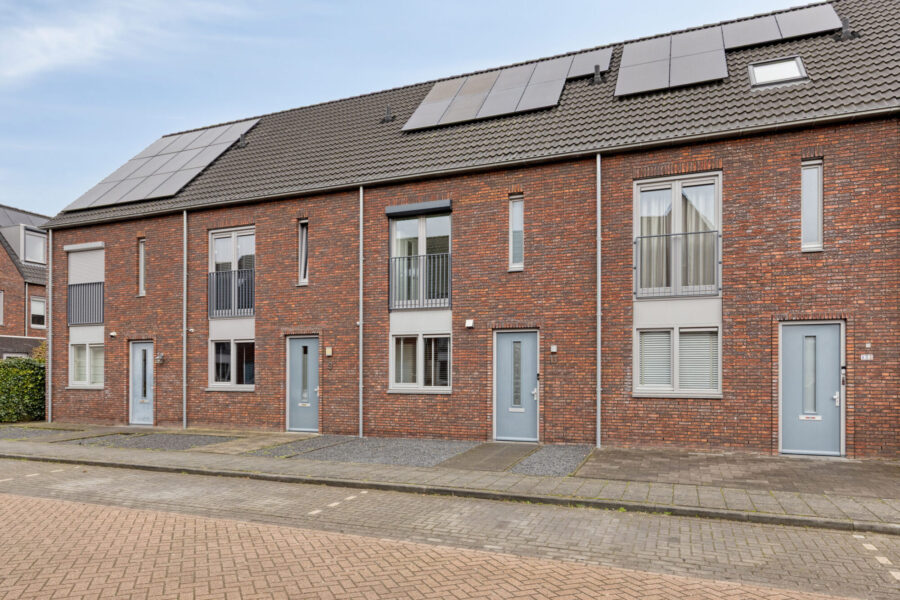 Wethouder van Rooijlaan 11, Helmond