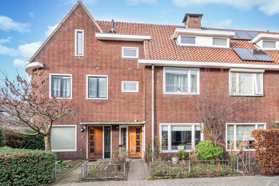 Pastoor van Leeuwenstraat 82, Helmond