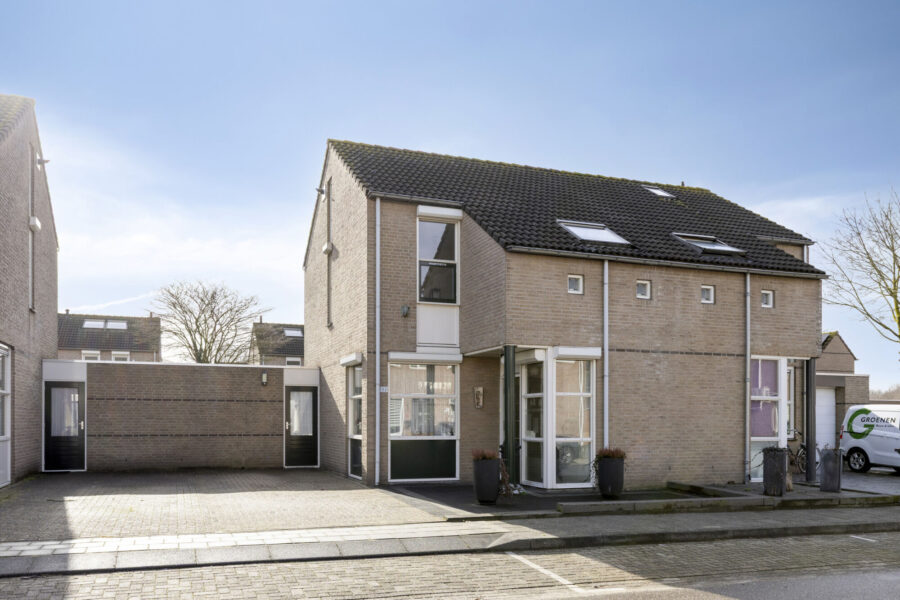 Maaslaan 132, Helmond